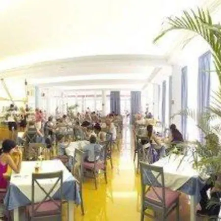 玛里添俱乐部公寓酒店 3*